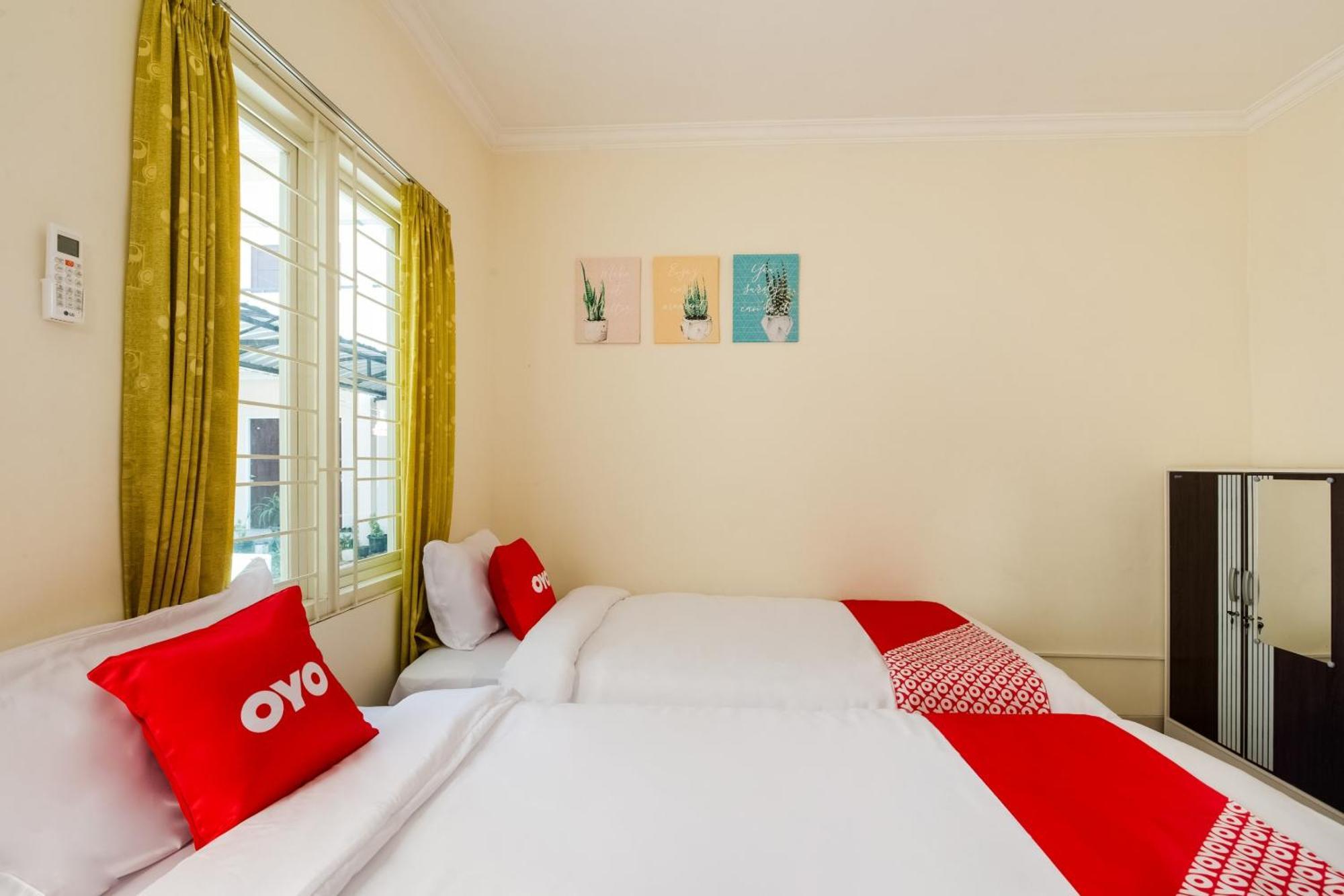 ホテル Oyo Life 3398 Griya Rm 19 Syariah スラバヤ エクステリア 写真