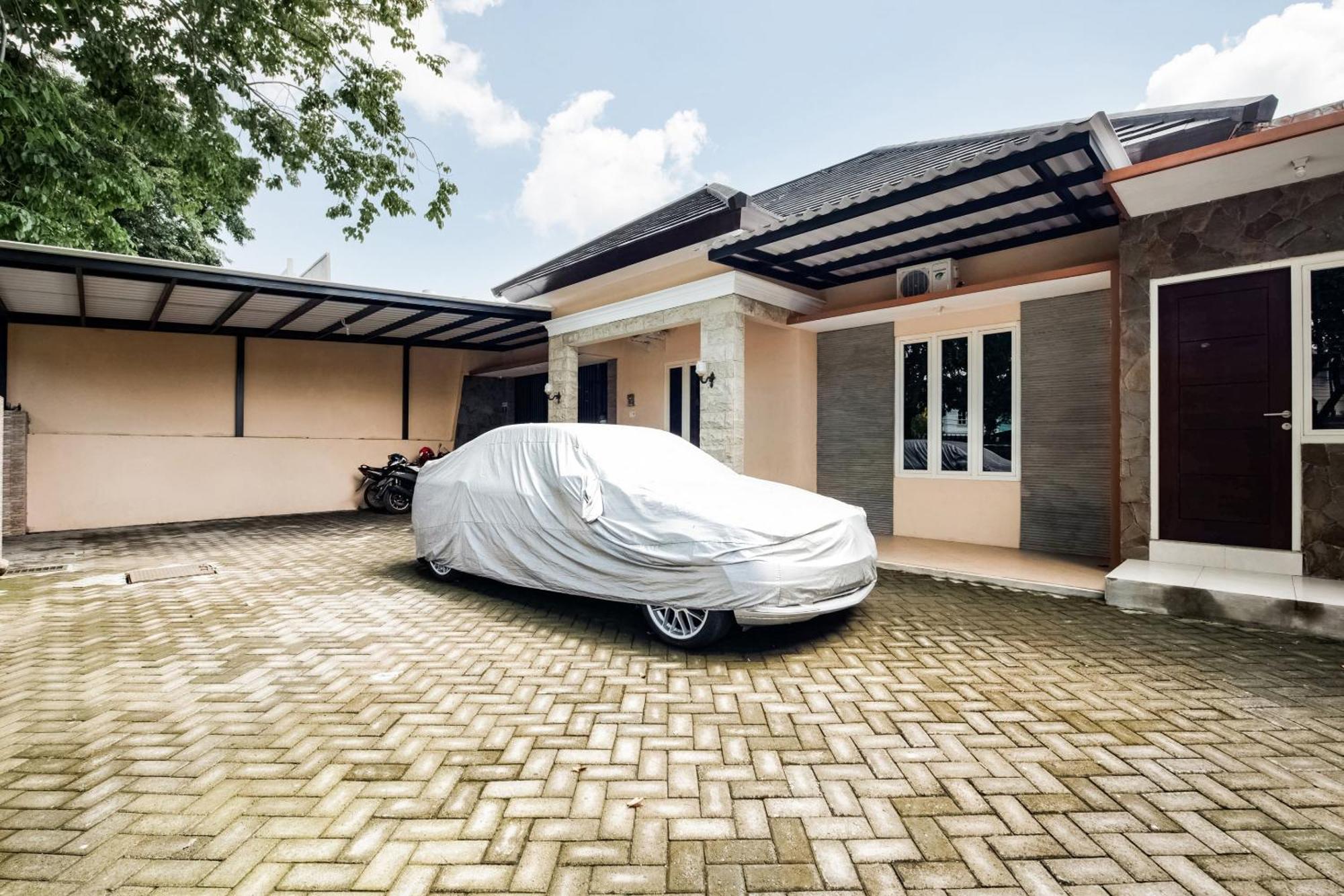 ホテル Oyo Life 3398 Griya Rm 19 Syariah スラバヤ エクステリア 写真